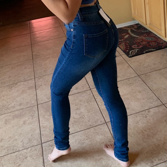 BNWT Fashion Nova Salem high rise jeans - Picture 5 of 5